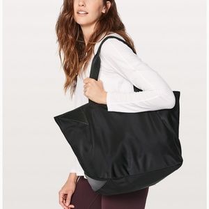 Lululemon Acute Tote